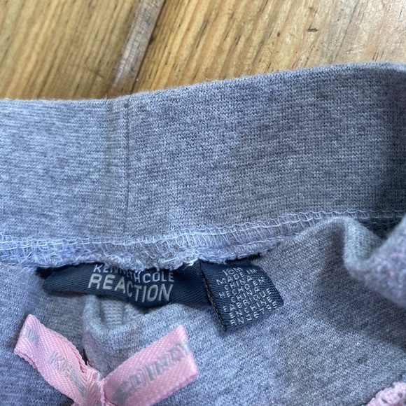 Great condition KENNETH COLE kids sweatsuit - Picture 3 of 6